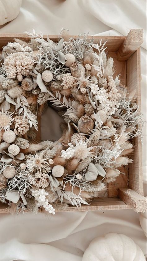 Boho Wreaths Christmas, Christmas Boho Wreath, Nordic Christmas Scandinavian Style, Neutral Christmas Wreath, Boho Christmas Wreath, Christmas Scandinavian Style, Easter Decoration Ideas, Christmas Reef, Dekoratívne Vence