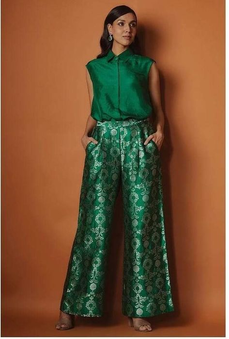 ₹1899

festive wardrobe upgarde awaits.❣️fir your party range. Let's clebrate with deshing designs .

Must have these   skirt style with  a classy  style to rock in this  festive season with arhams outfits.

*festive special*
 

Top length 23
Pant length: 40

Size : bust m to 5xl 

Fabric banarsi silk ( no brocade)

Price 1899 freeship 

*₹125 less for active reseller only*

*Colour options available*

*Customisation also available*

✅ Dispatch tracking after 15 to 18 days of booking (as it ... Banarsi Trouser Design, Banarsi Pants, Organza Kurti, Co Ord Outfits, Floral Lehenga, Trouser Design, Designer Kurtis, Party Wear Indian Dresses, Classy Style