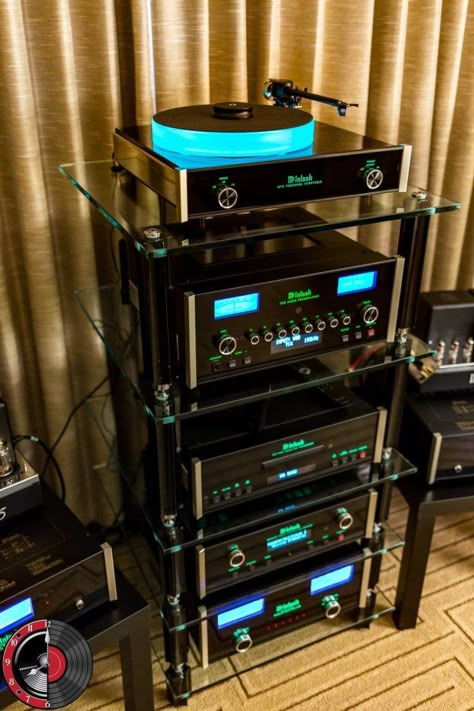 Newport 2016: McIntosh creates blue heaven | Part-Time Audiophile Mcintosh Stereo, Mcintosh Audio, Diy Hifi, Audiophile Listening Room, Hifi Audiophile, Stereo Equipment, Audiophile Speakers, Audio Rack, Vintage Stereo