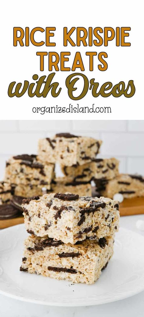 These delicious Oreo Rice Krispie Treats are a fun twist on traditional Rice Krispie Treats. Everyone loves these at picnics and potlucks! Oreo Rice Crispy Treats, Oreo Krispie Treats, Oreo Rice Krispie Treats, Oreo Ideas, Oreo Rice, Rice Krispie Treats Recipe, Homemade Rice Krispies Treats, Chocolate Rice Krispie Treats, Mouthwatering Desserts