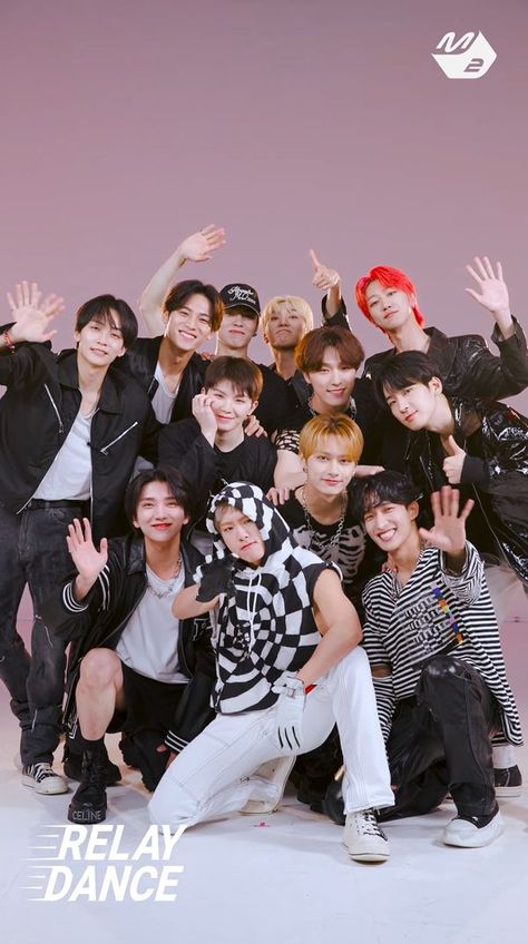 Relay Dance, Carat Seventeen, Seventeen Going Seventeen, Joshua Seventeen, Seventeen Wallpapers, Seventeen Album, Group Photos, Pledis Entertainment, Pop Group