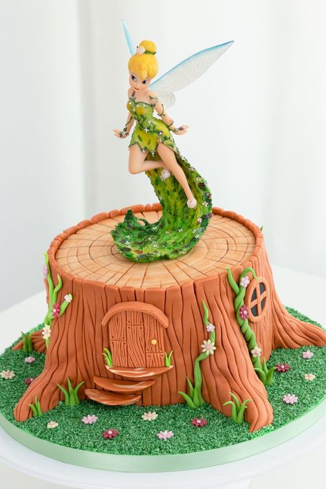 TINKERBELL Cake - Easy Step by Step Tutorial Chocolate Birthday Cake Kids, Tinkerbell Birthday Cakes, Peter Pan Cakes, Tinkerbell Party Theme, Dory Birthday, Fairy Birthday Cake, Tinkerbell Cake, Tinkerbell Party, Unicorn Birthday Cake