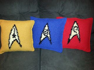 #Crochet Pattern: #StarTrek Science and Medical (Blue) Insignia Pillow Crochet Star Trek Free Pattern, Star Trek Crochet, Star Trek Knitting Patterns, Star Trek Knitting, Crochet Tardis Pattern, Star Trek Insignia, Crochet Star Stitch, Left Handed Crochet, Nerd Crafts