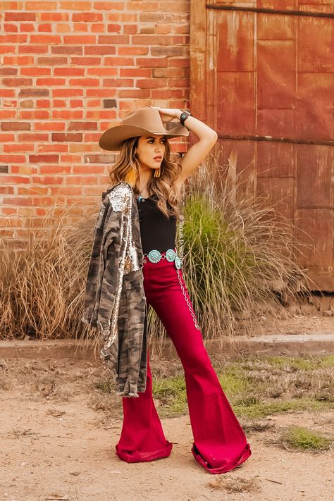 Red Flare Pants Outfit, Old Money Western, Red Flare Pants, Western Photo Shoot, Flare Pants Outfit, Western Photo Shoots, Western Photo, Red Flare, Country Style Outfits