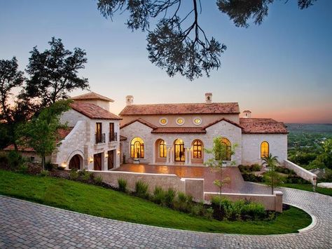 Hacienda Homes, Mediterranean Exterior, Hacienda Style Homes, Mediterranean Architecture, Mediterranean Style Homes, Mediterranean Home Decor, Casas Coloniales, Hacienda Style, Spanish Style Homes