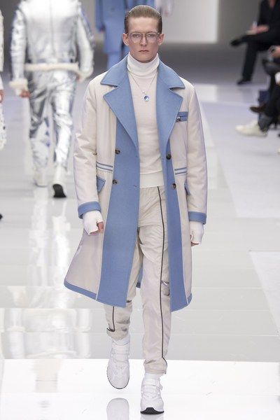 Versace Outfits Men, Eksterior Modern, High Fashion Men, Vogue Men, 2016 Menswear, Men Photography, Versace Outfit, Stylish Mens Outfits, Versace Men