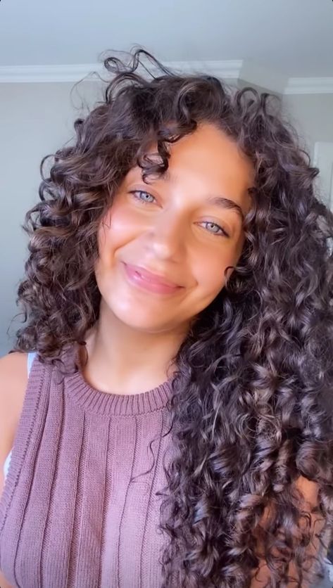 Face Framing Layers Naturally Curly Hair, Face Framing Curtain Bangs On Curly Hair, Curly Hair Framing Pieces, Curly Hair With Curtain Bangs And Layers, Naturally Curly Curtain Bangs, Curly Face Framing Layers, Curly Hair Face Framing Layers, Curly Hair With Face Framing Layers, Curly Curtain Bangs