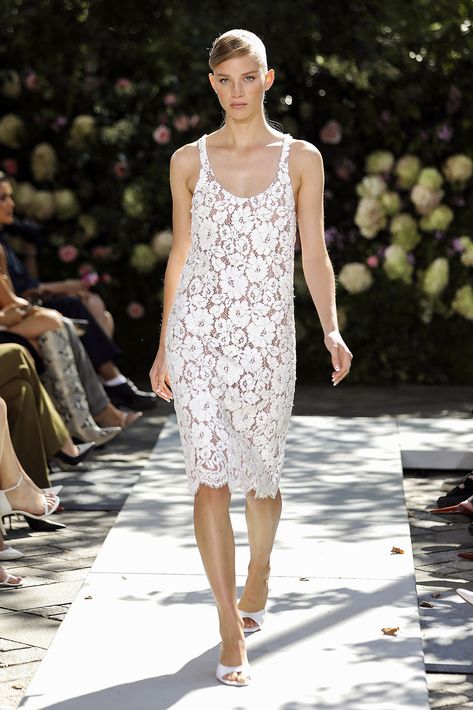 Spring Attire, Short Long Dresses, Cute Short Dresses, Michael Kors Fashion, Cocktail Evening Dresses, White Fashion, Fashion Week Spring, Beautiful Fashion, Couture Fashion