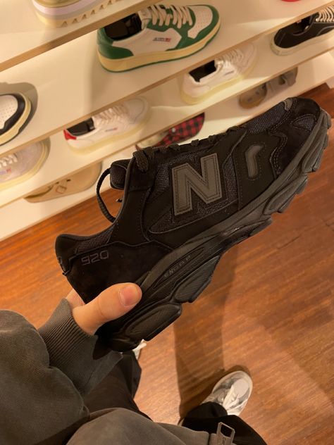 Black New Balance Sneakers Outfit, All Black New Balance, Gorpcore Shoes, Black New Balance Shoes, Triple Black Shoes, Black Shoes Outfit, Snicker Shoes, Black New Balance, Black Sports Shoes