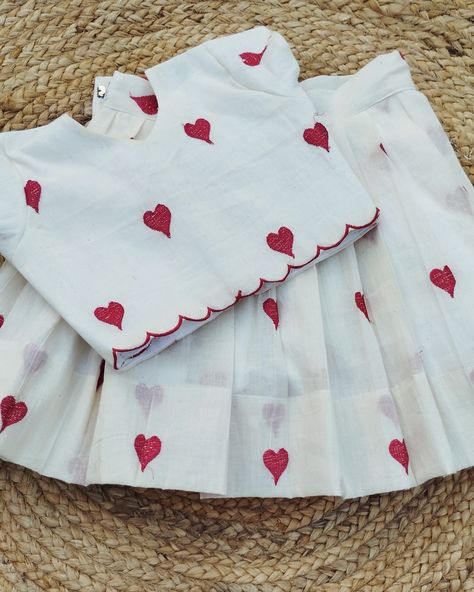 Cute Khadi cotton kids lehenga blouse #kids #ethicalfashion #cutebaby #littlewomen #birthdaygirl Kids Cotton Frocks Design, Simple Frock, Cotton Frocks For Kids, Casual Cotton Dress, Frocks For Kids, Kids Party Wear Dresses, Simple Frock Design, Kids Party Wear, Frocks Design