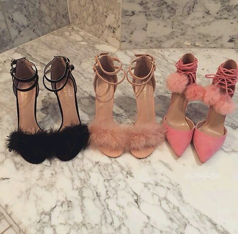 Faux Fur Heels Hak Tinggi, Pink Heels, Black High Heels, Crazy Shoes, Dream Shoes, Shoe Obsession, Shoe Lover, Party Shoes, New Girl