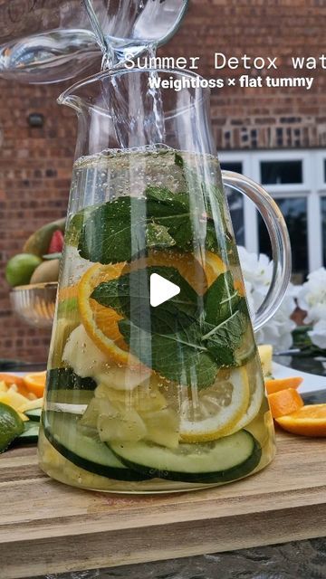 Queency Queency on Instagram: "We are officially in summer ☀️ 😮‍💨  Enjoy this detox water to help you stay hydrated, energetic, and over great health.   Helps you lose weight, improves hydration, relieves constipation, and improves digestive health. Trin that stubborn belly fat.   Recipe ✅️  Orange 🍊  Cucumber 🥒  Lemon 🍋  Keylime  Pineapple 🍍  Mint leaves 🍃   #detoxwater #water #summer #explorepage #digestive #digestion #infushedwater #hydrating #hydration #healthydrink #weightlosswater #flattummy #cucumber #mint #pineaple #lemon #digestion #glowup #glowingskin" Summer Detox, Pineapple Mint, Great Health, Relieve Constipation, Orange Recipes, Detox Water, Flat Tummy, Stubborn Belly Fat, Mint Leaves