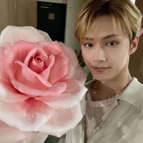 Junhui Wen, Seventeen Weverse, Svt Jun, Seventeen Junhui, Moon Junhui, Seventeen Icons, Wen Junhui, Seventeen Jun, Going Seventeen