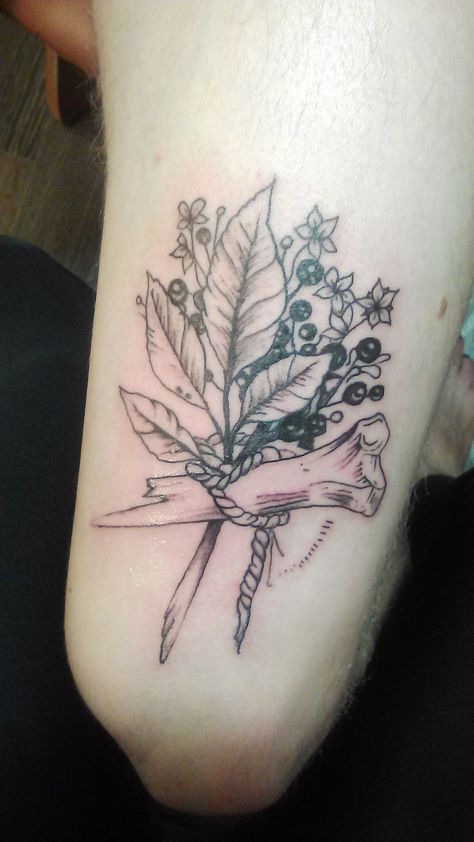 AnastasiZ VinneY Tattoo dark mory witch tattoo flowers forest berries plant grass bone Forest Plant Tattoo, Forest Witch Tattoo, Bone Flower Tattoo, Witch Tattoo Ideas, Herb Witch, Witch Tattoos, Herb Tattoo, Forest Berries, Tats Ideas