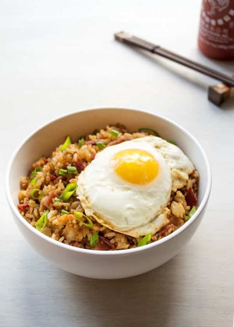 Breakfast Ideas Rice, Cooked Rice Recipes, Bacon Fried Rice, Bacon Bowl, Breakfast Rice, Rice Fried, Egg Lunch, Fried Rice With Egg, Fried Breakfast