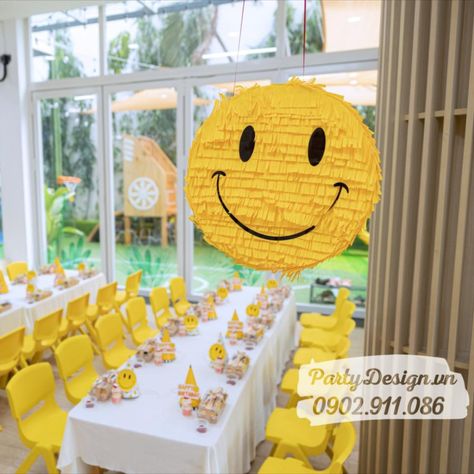 Yellow smiley face-shaped pinata, perfect for adding joy to your party. Contact us for customized orders. Happy Face Pinata, Smiley Face Pinata, Happy Face Birthday, Smiley Party, Groovy Party, 1 Birthday, 4th Birthday Parties, Happy Face, Smile Face