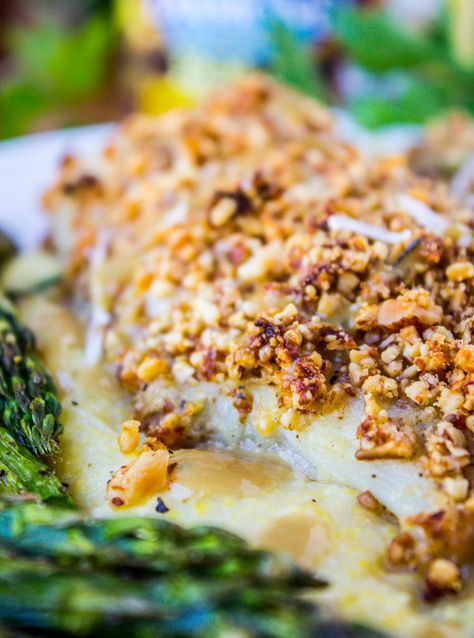 Almond-Crusted Honey Dijon Tilapia from The Food Charlatan Fish Parmesan, Pecan Crusted Tilapia, Honey Lime Tilapia, Dijon Sauce, Crusted Tilapia, Crispy Fish, The Food Charlatan, Polenta Recipes, Honey Dijon