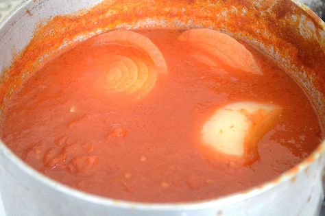 Marcella Hazan Tomato Sauce, Traditional Italian Food, Onion Butter, Veal Stew, Marcella Hazan, Easy Roast Chicken, Tomato Salad Recipes, Onion Sauce, Italian Recipes Traditional