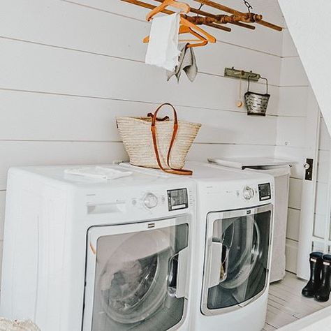 Brittany & Deborah (@vintagesocietyco) • Instagram photos and videos Diy Laundry Rack, Vintage Laundry Room Decor Ideas, White And Wood Decor, Drying Rack Ideas, Diy Drying Rack, Cottage Laundry Room, Laundry Room Decor Ideas, Vintage Laundry Room Decor, Laundry White