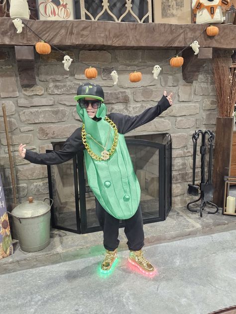 Pickle costume with added accessories like gold chains, sunglasses, hat, and sneakers to make this costume a big deal! Pickle Costume, Big Dill, Dill Pickle, Pickles, Halloween Costumes, Dress Up, Halloween