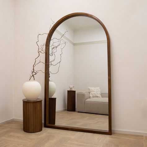 Walnut Mirror, Sala Grande, Deco Retro, Hall Decor, Modern Houses Interior, Home Entrance Decor, Living Room Mirrors, Cozy Room, Home Room Design