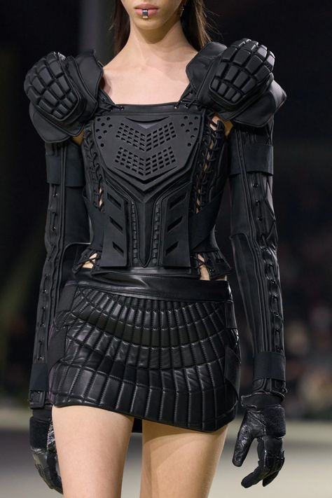 Balmain Fall 2022 Ready-to-Wear Fashion Show | Vogue Robot Fashion, Futurism Fashion, Sci Fi Fashion, Conceptual Fashion, Cyberpunk Fashion, Futuristic Fashion, Future Fashion, Fall 2022, Fashion Images