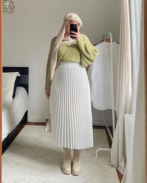 Hijab Fashion Inspiration Plus Size, Plus Size Hijabi Outfits, Plus Size Hijab, Black Bridal Dresses, Curvy Casual Outfits, Hijab Inspiration, Stylish Plus Size Clothing, Modest Casual Outfits, Simple Style Outfits