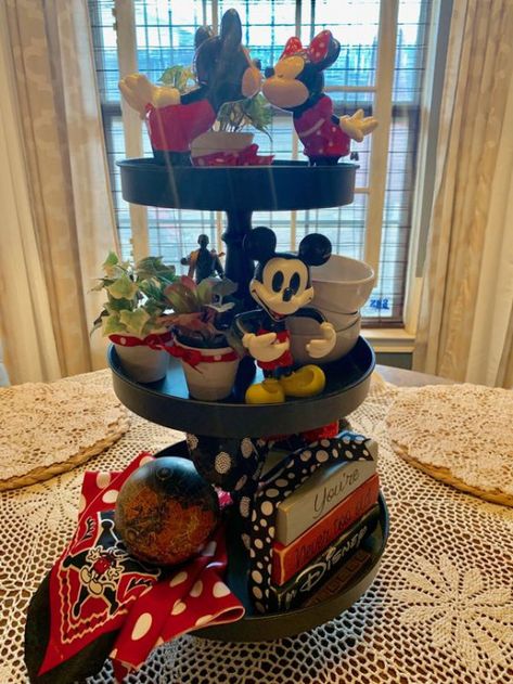 Disney Farmhouse, Disney House Ideas, Mickey Mouse House, Casa Disney, Zig Zag Stitch, Tiered Tray Ideas, Coiled Rope, Diy Valentine's Day Decorations, Tier Trays