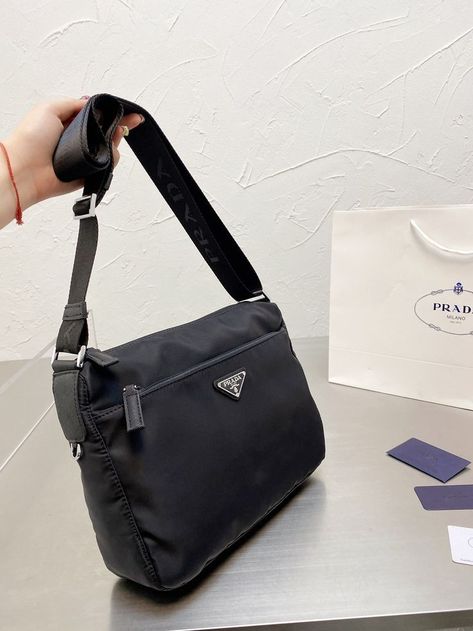 Prada Messenger Bag, Purse Aesthetic, Streetwear Fashion Men, Man Purse, Moon Boots, Classic Bags, Side Bags, Urban Wear, Cute Bag