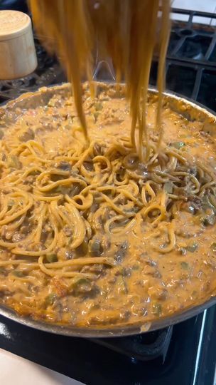 2.4M views · 33K reactions | If you’ve never had Taco Spaghetti, you’re missing out. This is my new favorite way to have spaghetti! #tacospaghetti #easymeals #dinner #weeknightmeals #recipesforyou | Cibsandibus | Cibsandibus · Original audio Creamy Taco Spaghetti, Taco Spaghetti, Beef Casserole Recipes, Beef Casserole, Easy Dinners, Weeknight Meals, Casserole Recipes, Easy Dinner, Tacos