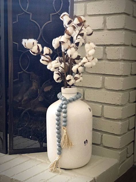 Decorating With Wood Beads, Decorating With Beads, Wood Bead Garland Styling, Wood Beads Diy, Farmhouse Beads, Vase Deco, Bead Decor, Wooden Bead Garland, Holiday Tablescapes