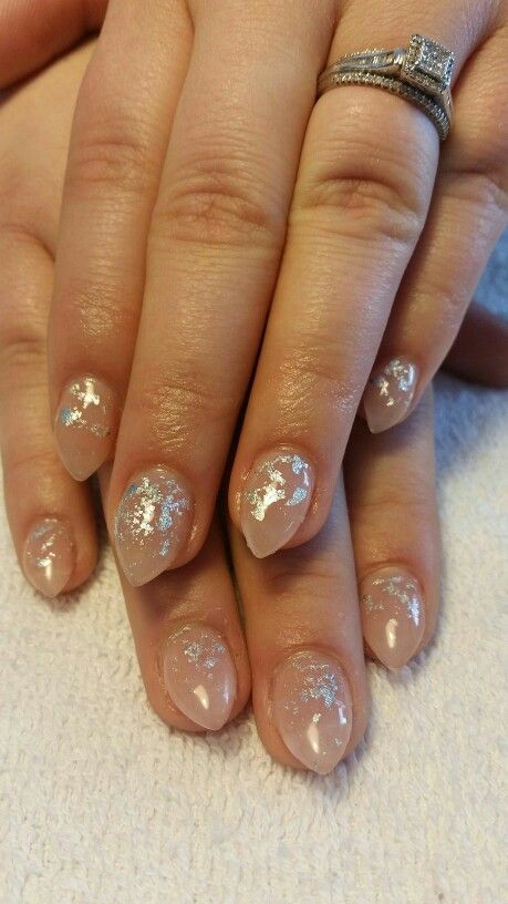 Silver leaf stiletto's! #nailsbyaubree Silver Leaf Nails, White And Silver Foil Nails, White Gold Leaf Nails, White Silver Foil Nails, Molten Silver Nails, Silver Leaf, Nails, Silver, Beauty