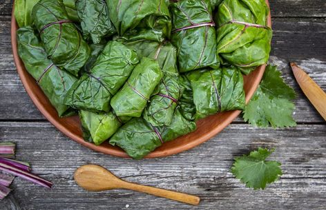 Collard Greens Benefits, Collard Rolls, Greek Vegetables, Halva Recipe, Swiss Chard Recipes, Greek Dinners, Chard Recipes, Greek Cooking, Greek Dishes