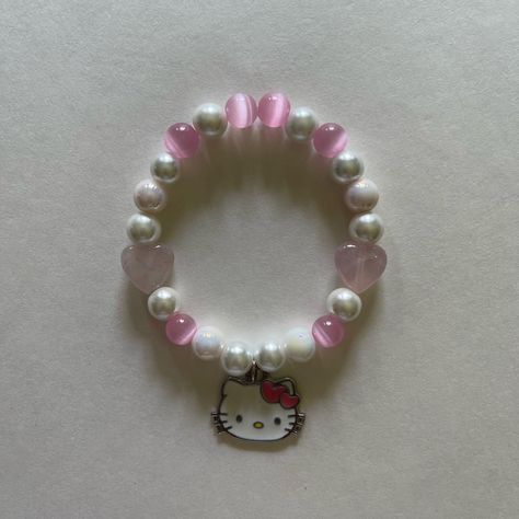 made by @shopempirejewelry ♥︎ Hello Kitty Bracelet, Girly Bracelets, Bracelet Inspo, Beads Ideas, Makeup Tut, Hello Kitty Cartoon, Seed Bead Bracelet, Earring Ideas, Bracelet Ideas