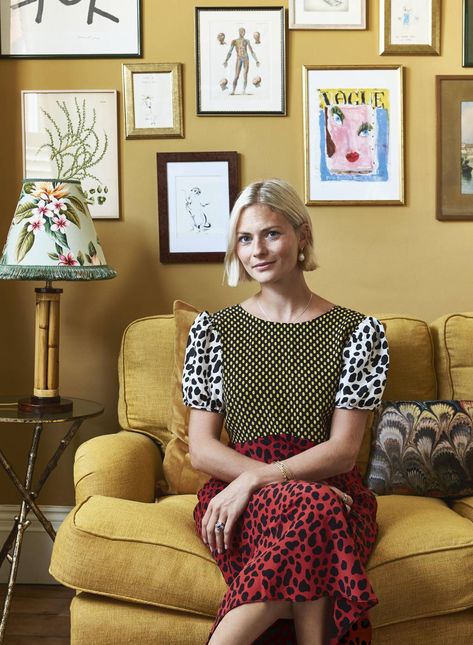 Pandora Sykes' house in London | House & Garden Breakfast Room Green, Olive Green Paints, Pandora Sykes, Farrow & Ball, Morris Wallpapers, Kelly Hoppen, Yellow Living Room, London Home, Yellow Bedroom