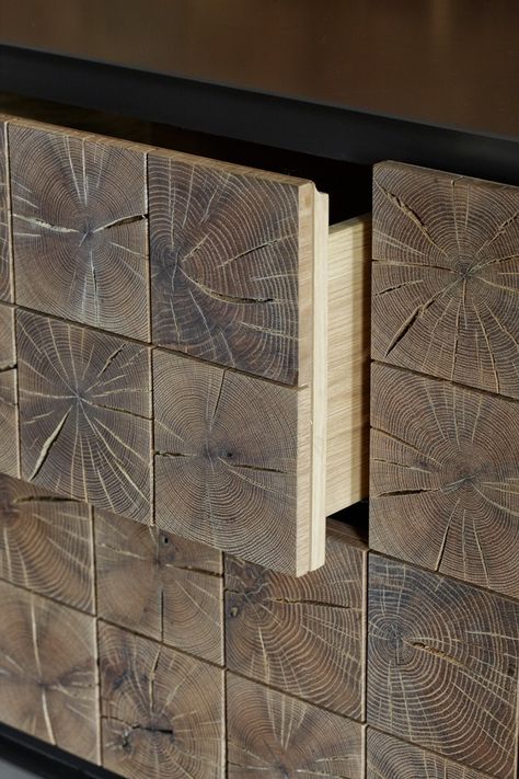 Detail from Instomi metal sideboard by Meyer von Wielligh showing end grain of an oak log used to face drawers. Also fingerjointing. Metal Sideboard, Diy Muebles Ideas, Hemma Diy, Aging Wood, Diy Furniture Couch, Furniture Details, Couch Furniture, Wooden Blocks, Wood Blocks