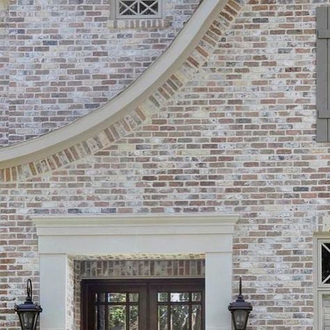 Old Texas Brick on Instagram: "Old Hard Tan by OTB 

#handmadebrick #oldtexasbrick #classiccollection" Whitewash Brick Exterior, Old Texas Brick, Lime Wash Brick, White Wash Brick, Reclaimed Brick, Dirt Cheap, Brick Colors, Exterior Brick, Classic Collection