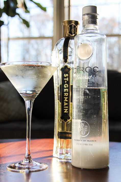 St Germain Cocktail Recipes, Ciroc Coconut, Kahlua Cake, Coconut Vodka, Ciroc Recipes, Endive Recipes, Ciroc Vodka, Coctails Recipes, Cocktail Videos