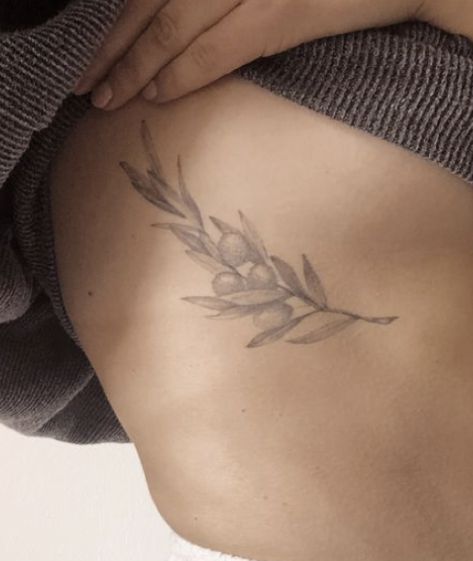 Olive Branch Tattoo Ribs, Olive Branch Tattoo Collar Bone, Tree Tattoo Side, Olive Tree Tattoos, Olive Tattoo, Tree Branch Tattoo, Olive Branch Tattoo, Branch Tattoo, Cute Tats