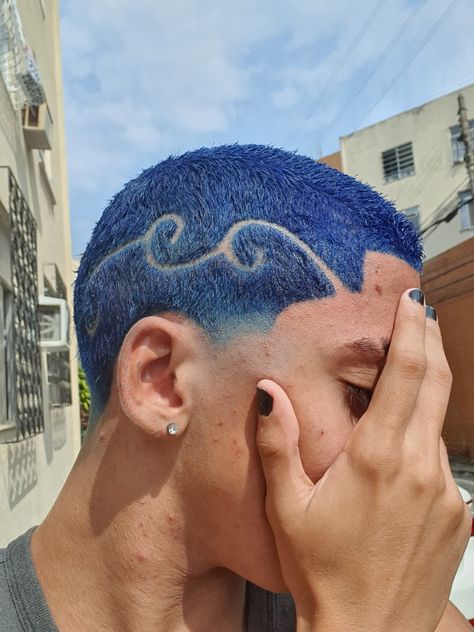 desenho no cabelo Tattoo Hairline, Bald Head Tattoo, Hair Color Ideas For Men, Blue Hair Ideas, Shave Designs, Bleached Hair Men, Shaved Head Designs, Shaved Design, Short Hair Designs