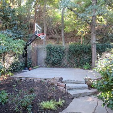 75 Outdoor Sport Court Ideas You'll Love - December, 2023 Bball Court, Backyard Redesign, Outdoor Sports Court, Backyard Court, Home Basketball Court, Children Garden, Basketball Court Backyard, Backyard Basketball, Backyard Sports