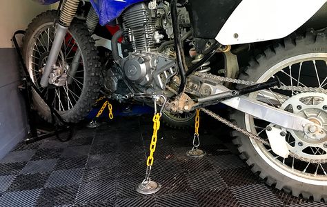 How to Secure a Dirt Bike in a Trailer Without Straps - Dirt Bike Planet Motorcycle Wheel Chock, Motorcycle Trailer Ideas, Dirt Bike Trailer, Motorcycle Van, Bachelor Ideas, Motorcycle Family, Moto Trailer, Enclosed Motorcycle Trailer, Racing Trailer