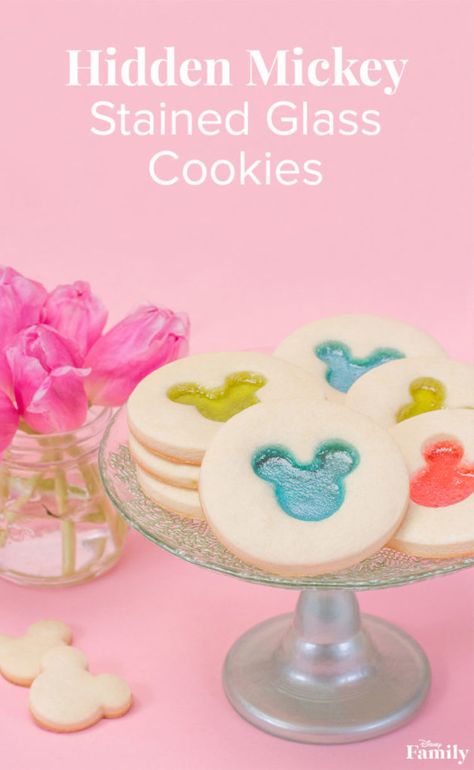 Mickey Cookies, Disney Baking, Disney Themed Food, Glass Cookies, Disney Dishes, Disney Inspired Food, Cinnamon Biscuits, Stained Glass Cookies, Disney Desserts