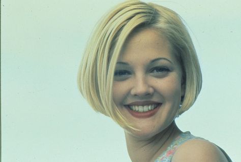 Drew Barrymore Bob, Drew Barrymore Short Hair, Trendy Bob Hairstyles, Hair Evolution, Easy Hair Cuts, Blonde Bob Hairstyles, Cute Short Haircuts, Wavy Bob Hairstyles, Great Haircuts