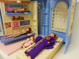 Jane Chérie: Barbie 1998 Family Cottage Barbie House Furniture, Family Cottage, Blue Crib, Elevator Music, Barbie Sets, Small Dining Area, Baby Chair, Large Beds, Dolls House Interiors