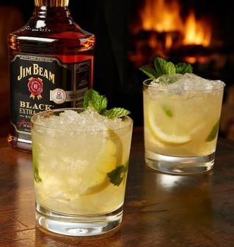 Bourbon Whiskey Cocktails Recipes | Jim Beam® | Jim Beam® Since 1795 Bourbon Mixed Drinks, Whiskey Smash, Black Whiskey, Cocktail Recipes Whiskey, Bourbon Recipes, Mint Simple Syrup, Citrus Cocktails, Sour Foods, Bourbon Drinks