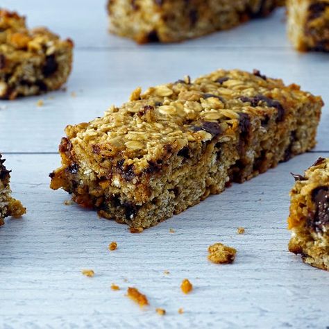 How Make the Best Homemade Granola Bars Gluten Free Granola Bar Recipe, Gluten Free Granola Bars, Granola Bars Recipe, Healthy Granola Bars, Granola Recipe Bars, Midday Snack, Protein Packed Snacks, Gluten Free Granola, Homemade Granola Bars