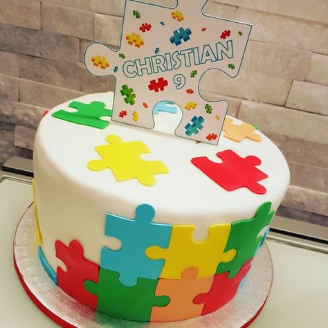 Puzzle Themed Birthday Party, Puzzle Cake Ideas, Puzzle Birthday Cake, Puzzle Cake, Puzzle Party, Kids Birthday Themes, Puzzles For Toddlers, Cake Designs Birthday, 6th Birthday Parties