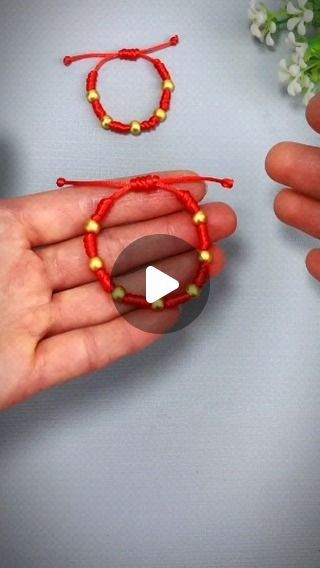 Life Hack Gadgets | how to make a string bracelet with bread | Instagram Life Hack, String Bracelet, July 31, Life Hacks, Gadgets, Bread, Bracelet, Beads, On Instagram