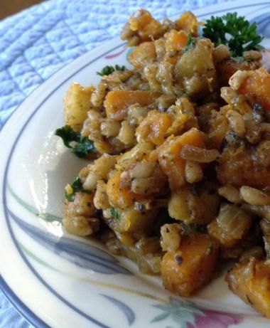 Weight Watchers Barley With Butternut Squash, Apples and Onions #herestoyourhealth #herestoherhealth Barley Recipes, Apples And Onions, Butternut Squash Apple, Barley Recipe, Delicious Soup Recipes, Onion Recipes, Healthy Soup Recipes, Sweet And Savory, Side Recipes